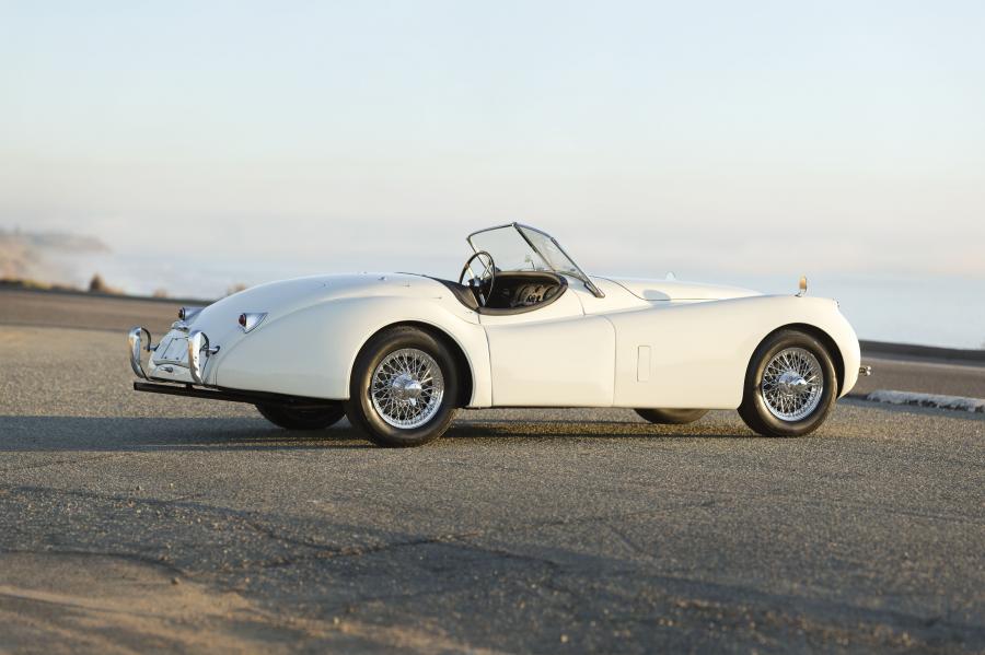  Jaguar XK120 Roadster White 1953 года  (фото 38 из 39)